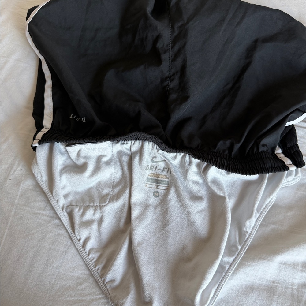 Nike Dri-Fit Tempo Running Shorts Black White Lined size M - Picture 7 of 9